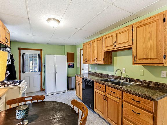 5th image of 602 Montrose Blvd