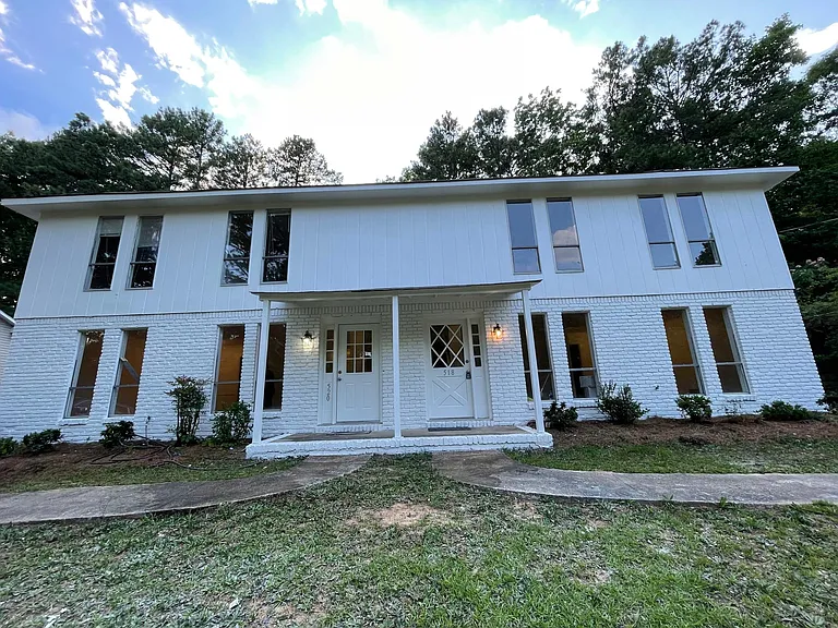 520 Elder St — Photo 1