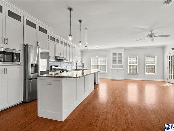 4th image of 3326 Lakeshore Dr