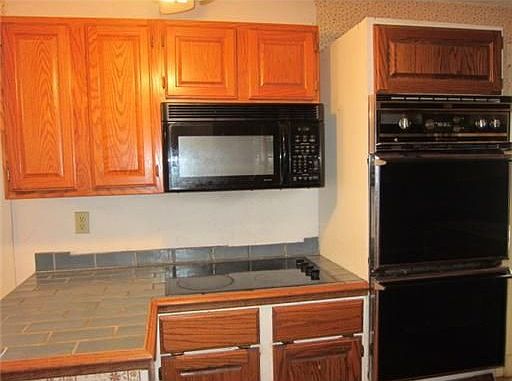 5th image of 1203 Convair St