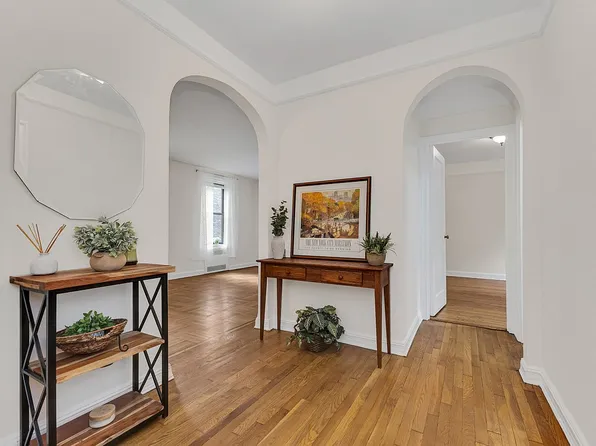 8380 118th St APT 2M, Jamaica, NY 11415