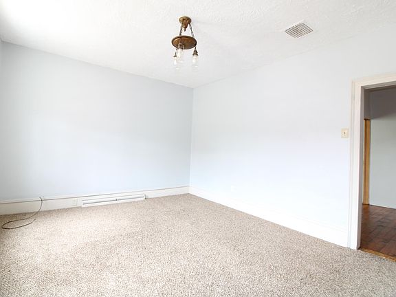 3rd image of 128 N Woodbridge St