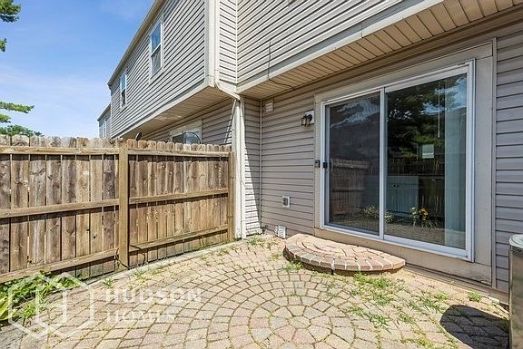 3rd image of 761 Ficus Dr