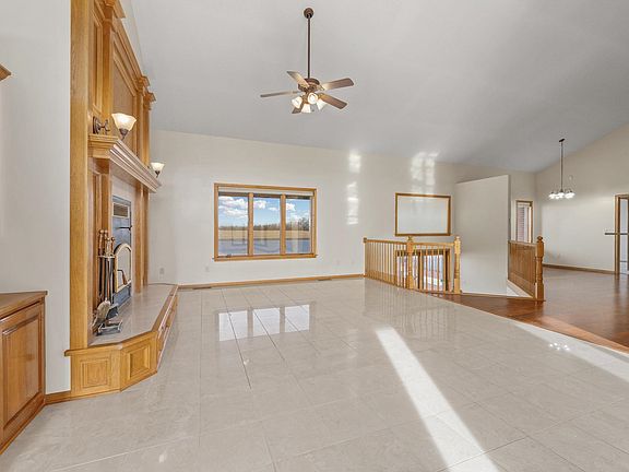 5th image of 757 S Meridian Rd