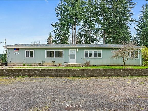 2nd image of 19444 Abbey Ln SE