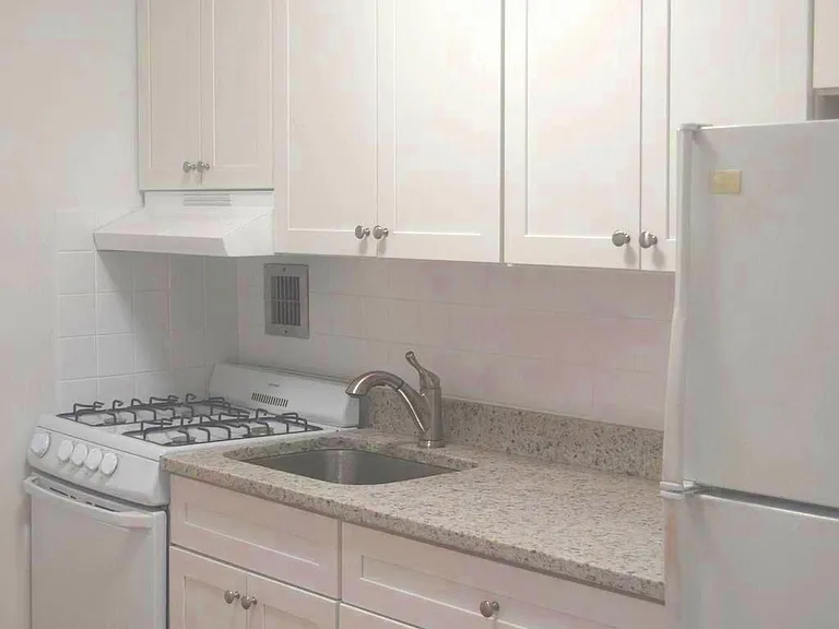 1121 Arlington Blvd #448 — Photo 3