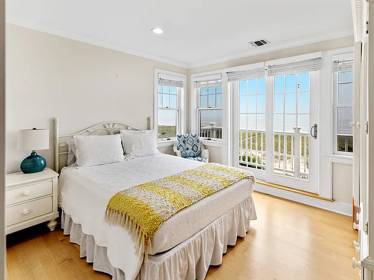 329 Dune Rd — Photo 45