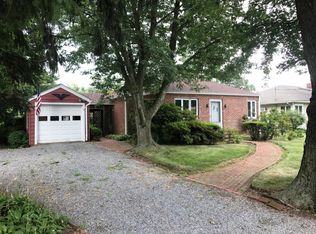 9 Walter Ave, Hicksville, NY 11801