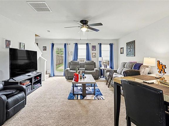 3rd image of 409 Erin Ct