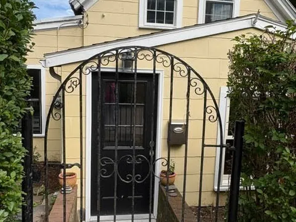 11 Richards Rd, Hull, MA 02045