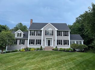 28 Meeting Place Cir, Boxford, MA 01921