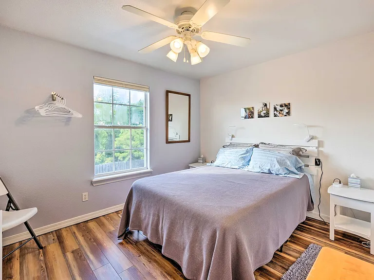 1128 N Iron Horse Dr — Photo 5