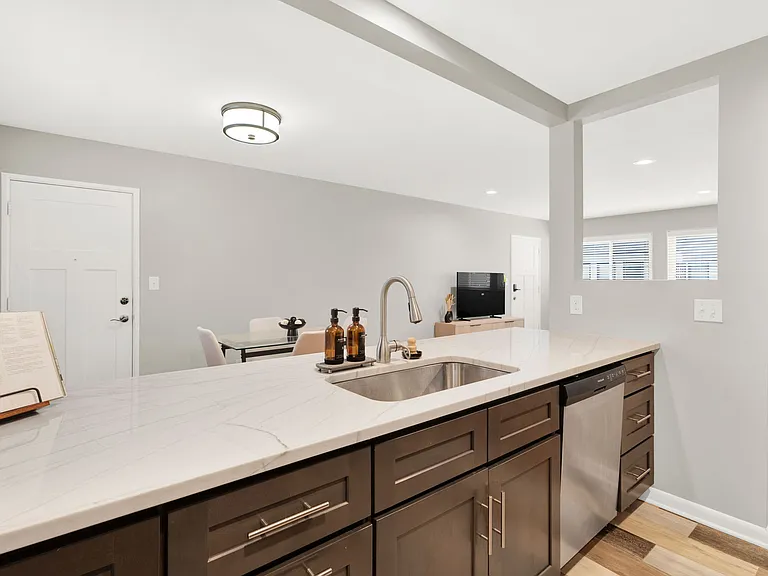 1809 W Farnum Ave #3 — Photo 18