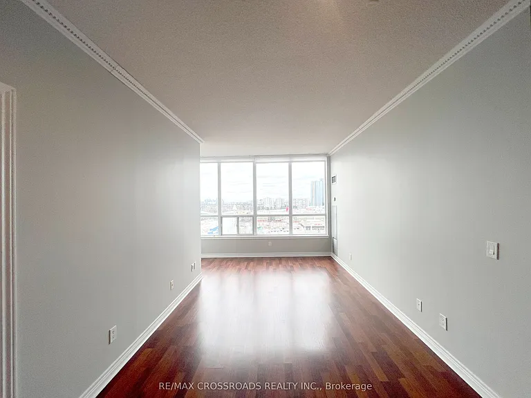 15 N Park Rd #1004 — Photo 5