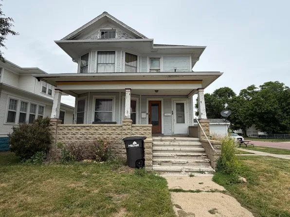 322 E 1st Ave, Mitchell, SD 57301