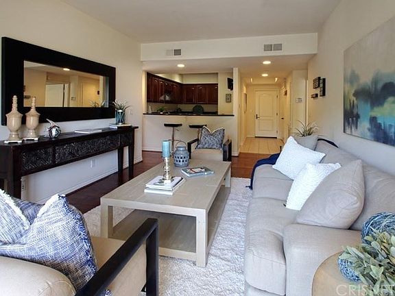 3rd image of 12449 Kling St #103