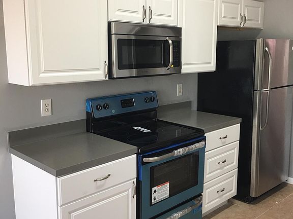 4th image of 124 Elmwood Dr