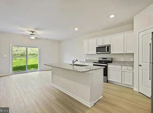 115 Hamstead Blvd, Falling Waters, WV 25419