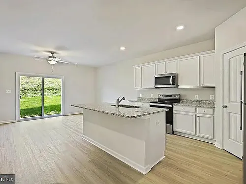 115 Hamstead Blvd Photo 1