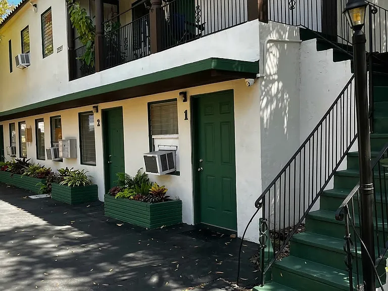 12287 NE 7th Ave — Photo 4