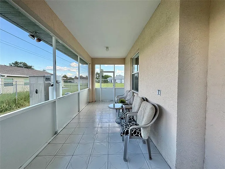 219 Venetia Ave — Photo 26