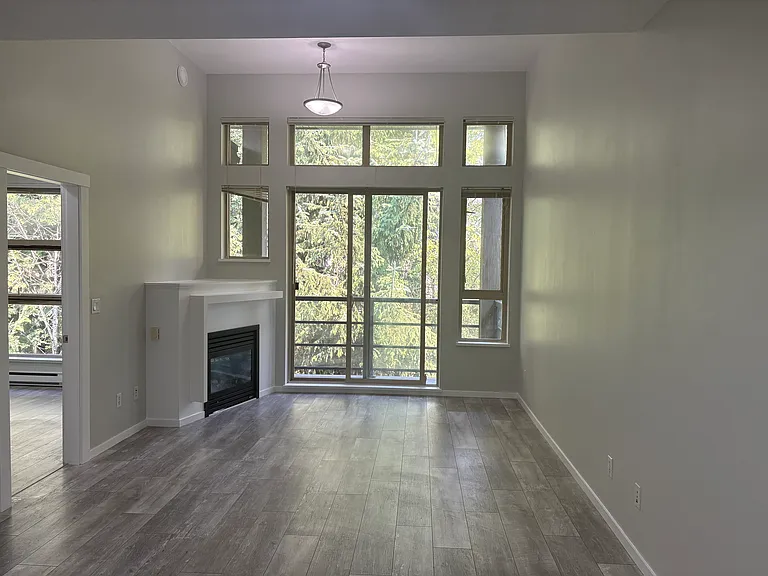 9319 University Cres — Photo 2