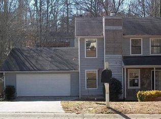 5386 Pickwick Ln, Lilburn, GA 30047