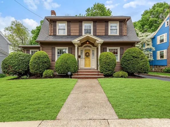 26 Laurel St, Melrose, MA 02176