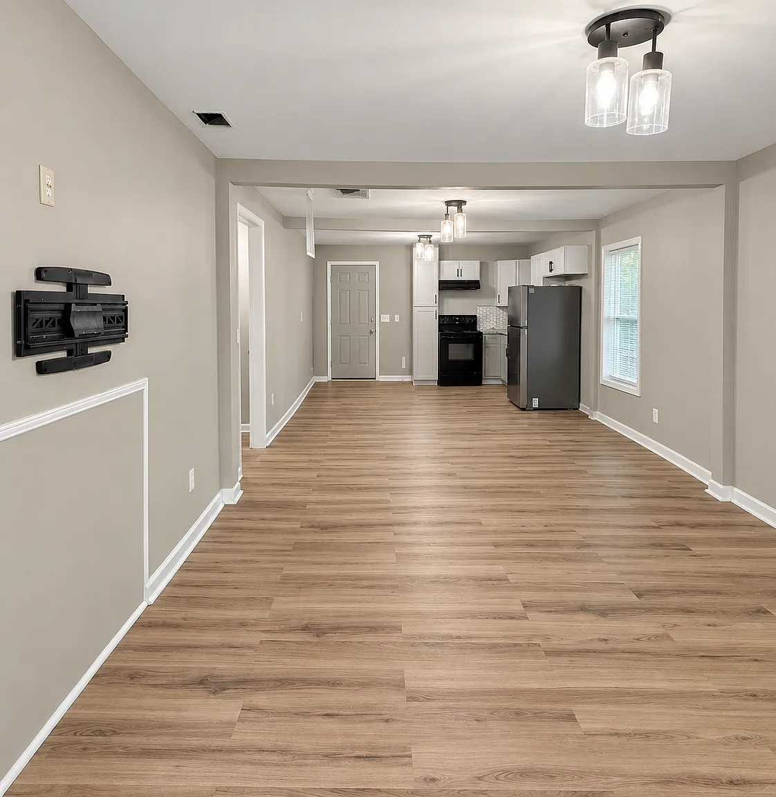 3 bed, 1113 sqft, $1,100 — Photo 3