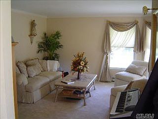 5th image of 475 Indian Neck Ln