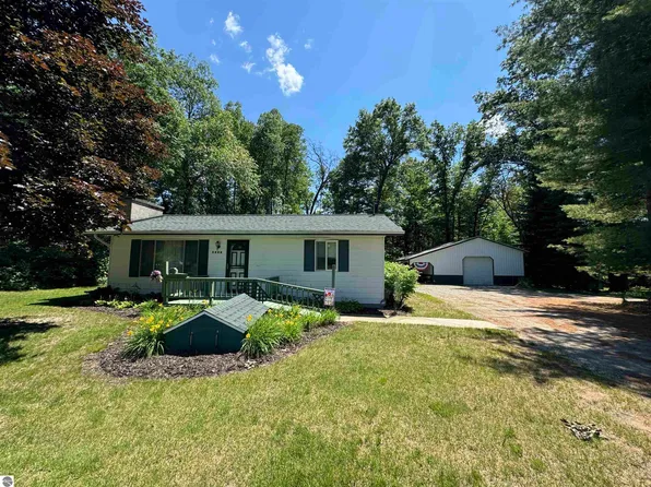 1536 Possum Track Rd, Alger, MI 48610