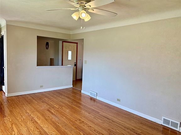 3rd image of 2604 E Ave NW