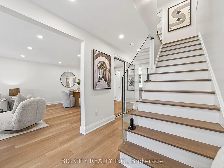 26 Carondale Cres — Photo 23
