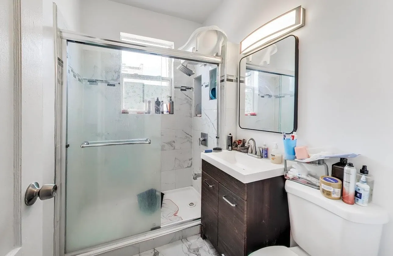 5 bed, 2240 sqft, $2,800 — Photo 4