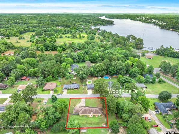 2203 Woodbine Dr, Gladewater, TX 75647