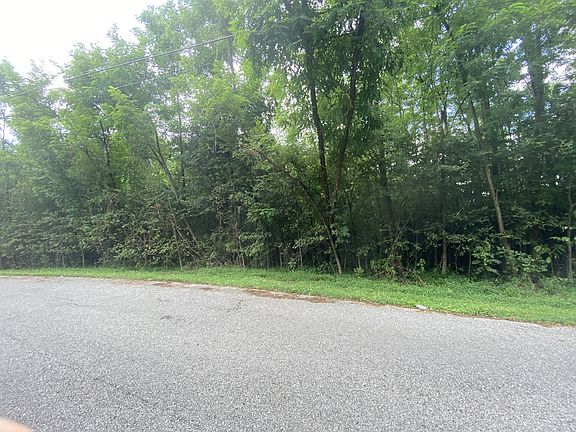 4th image of 1952 Batts Ln