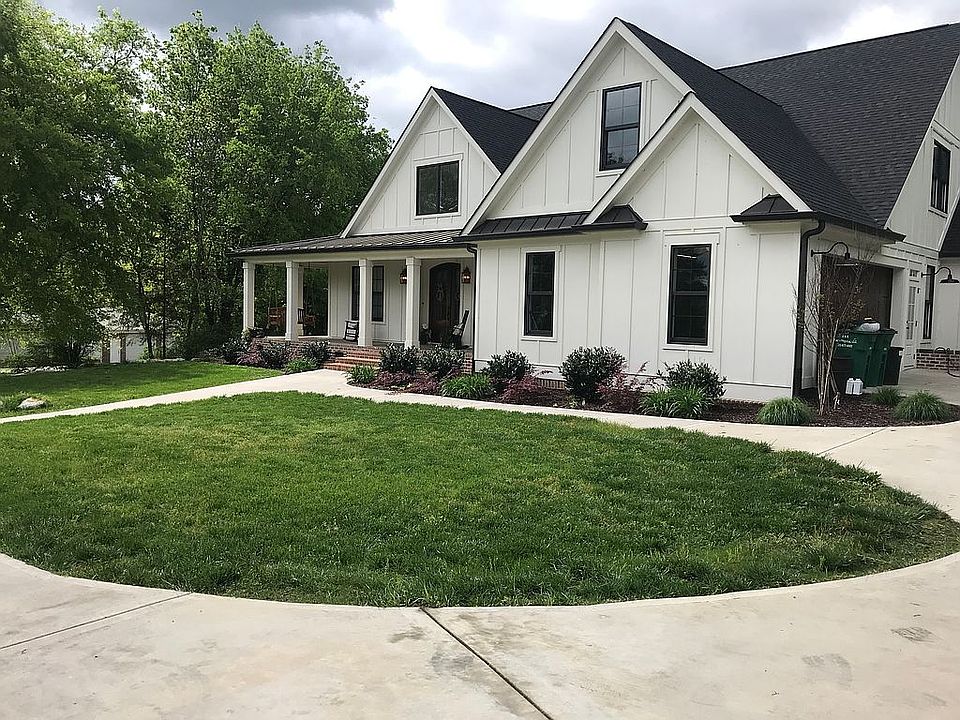 2nd image of 9031 Dovetail Ln