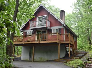 421 Forest Dr, Lords Valley, PA 18428