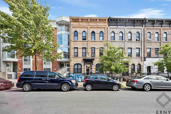 Rented by ERNY LLC | media 30