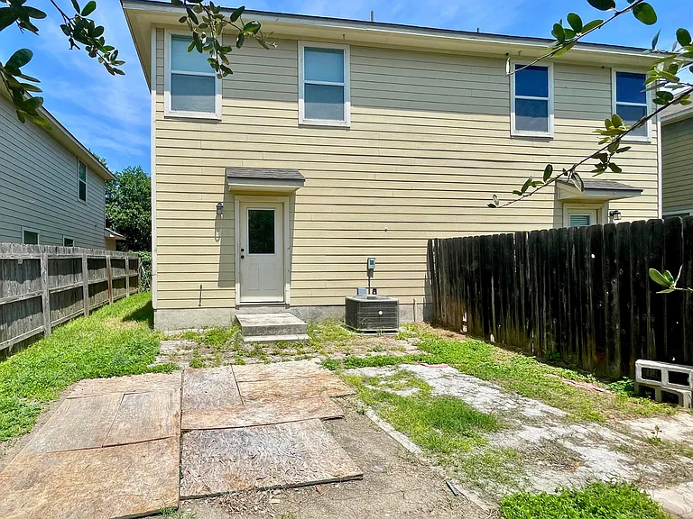 4832 Appleseed Ct — Photo 13