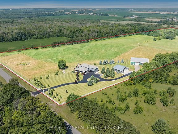 3rd image of 130 Concession 15 W