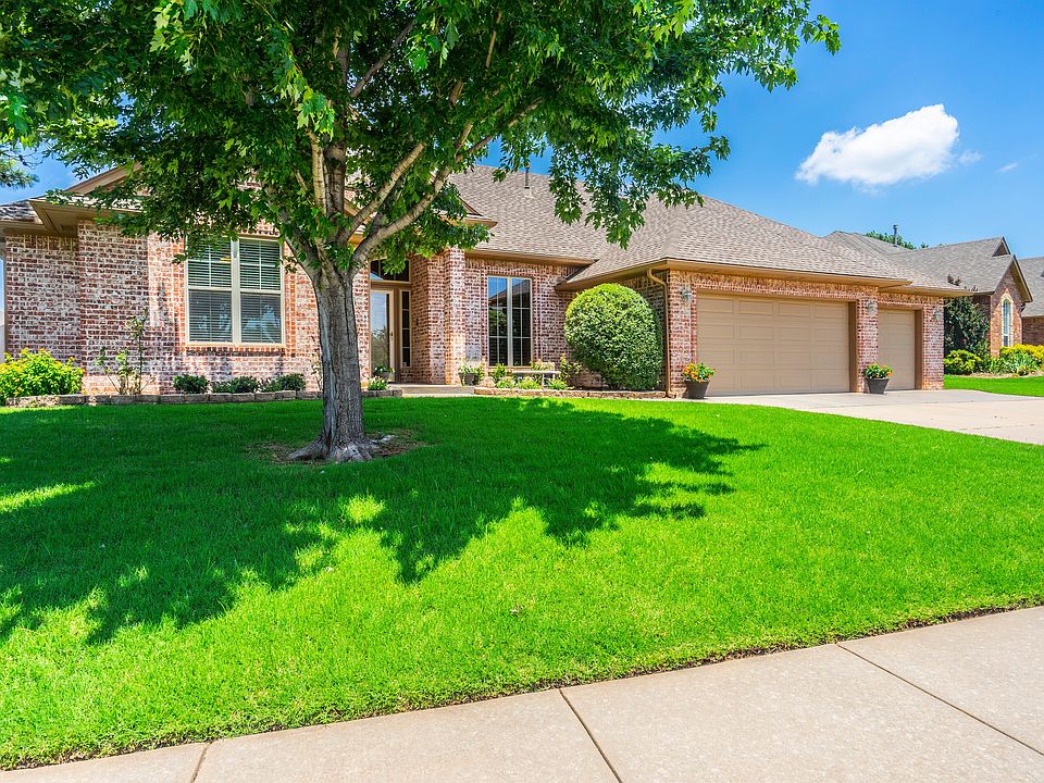 1st image of 2709 Brenton Dr