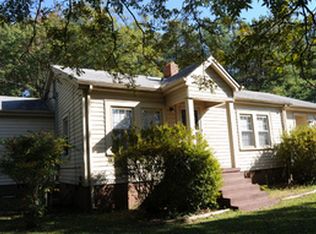 887 N Rutherford Rd, Taylors, SC 29687