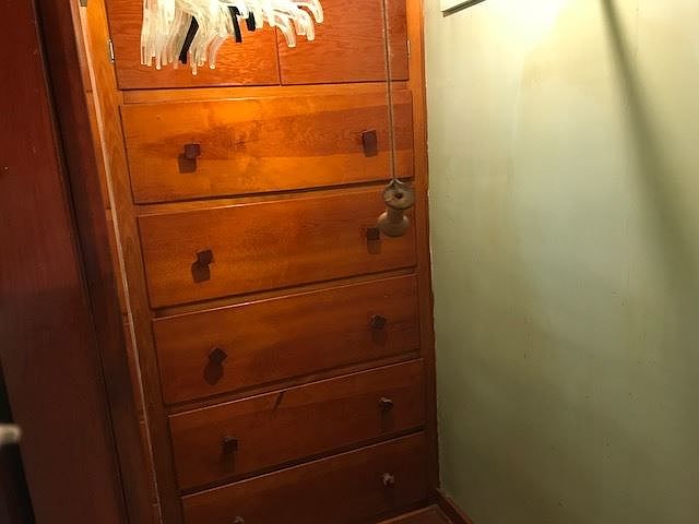 2nd image of 530 Franklin St