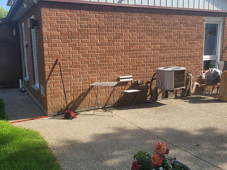 36 Caverley Dr — Photo 2
