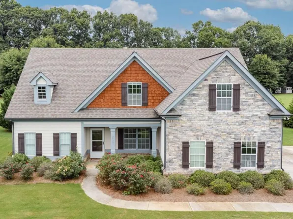 2400 Avalon Dr, Bogart, GA 30622