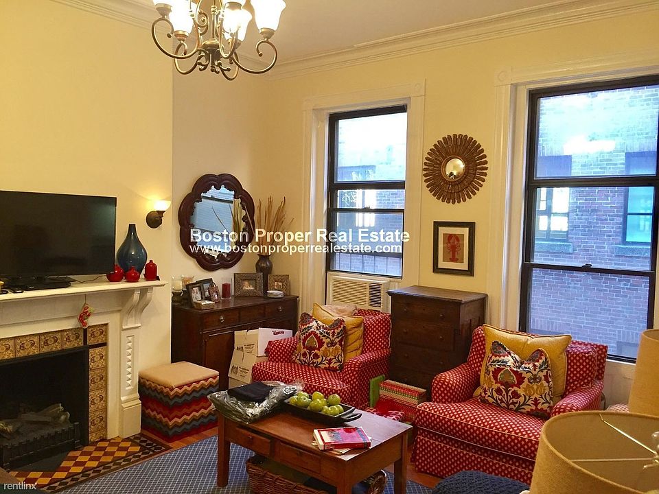 31 Gloucester #2R Boston - Back Bay Unit Photo 3