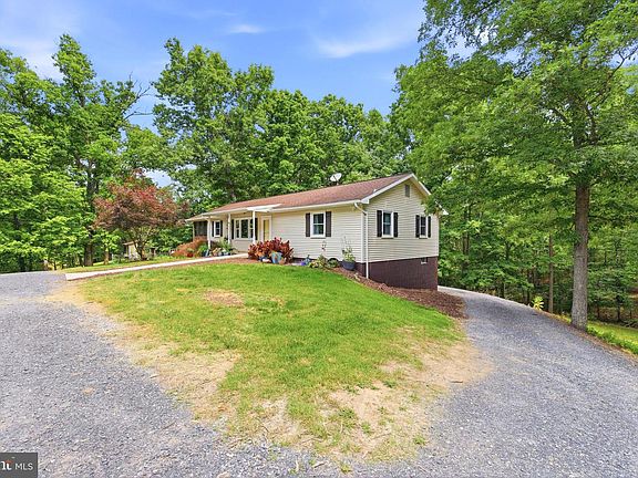 2nd image of 356 White Oak Ln