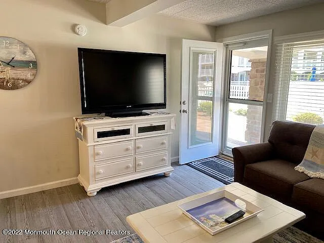 1 bed, 574 sqft, $1,800 — Photo 4