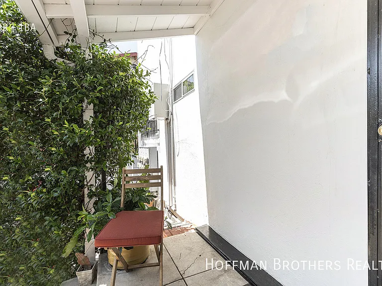 254 S Vendome St #6 — Photo 46